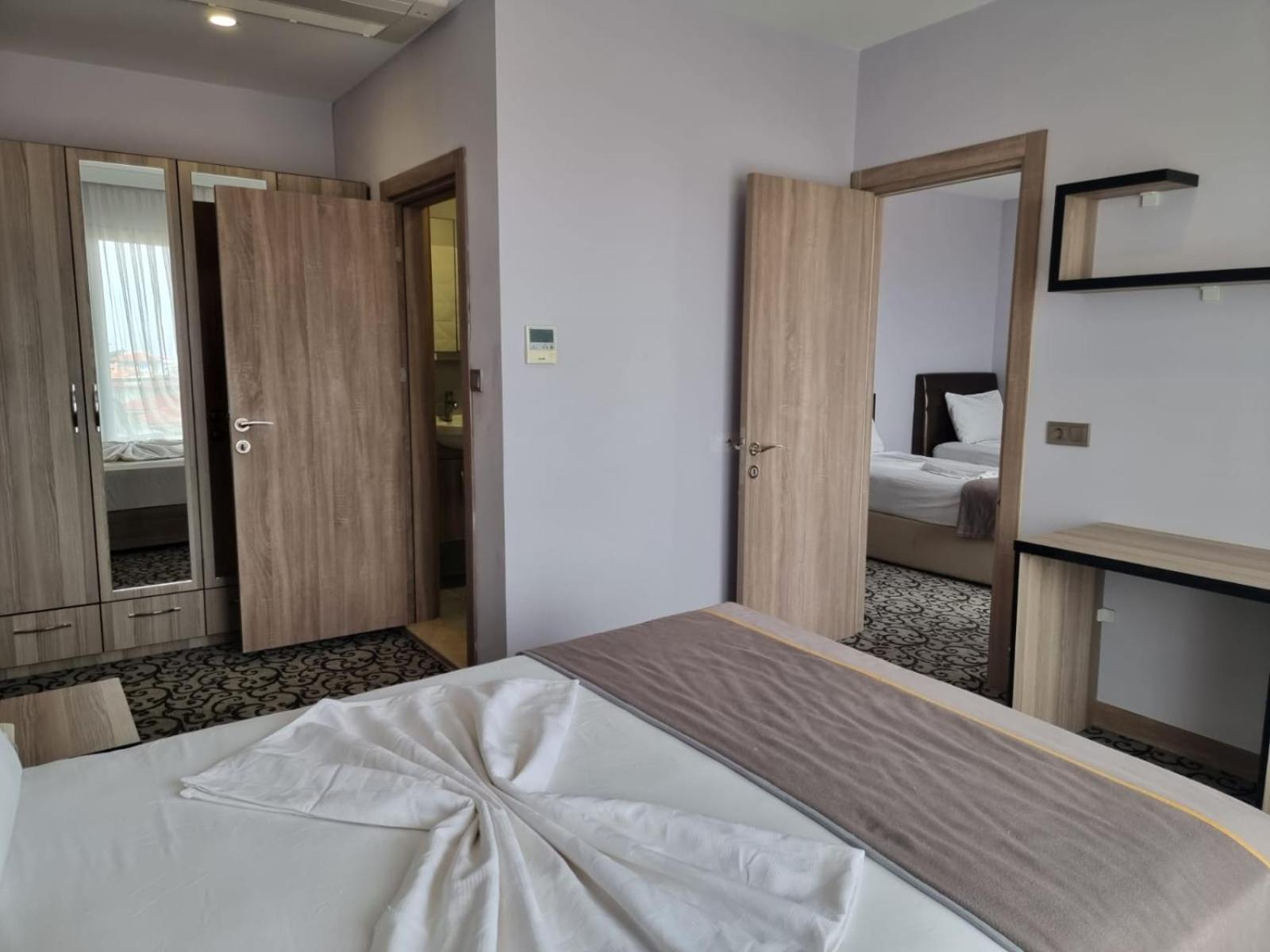Elisa Hotel Айвалик Екстер'єр фото