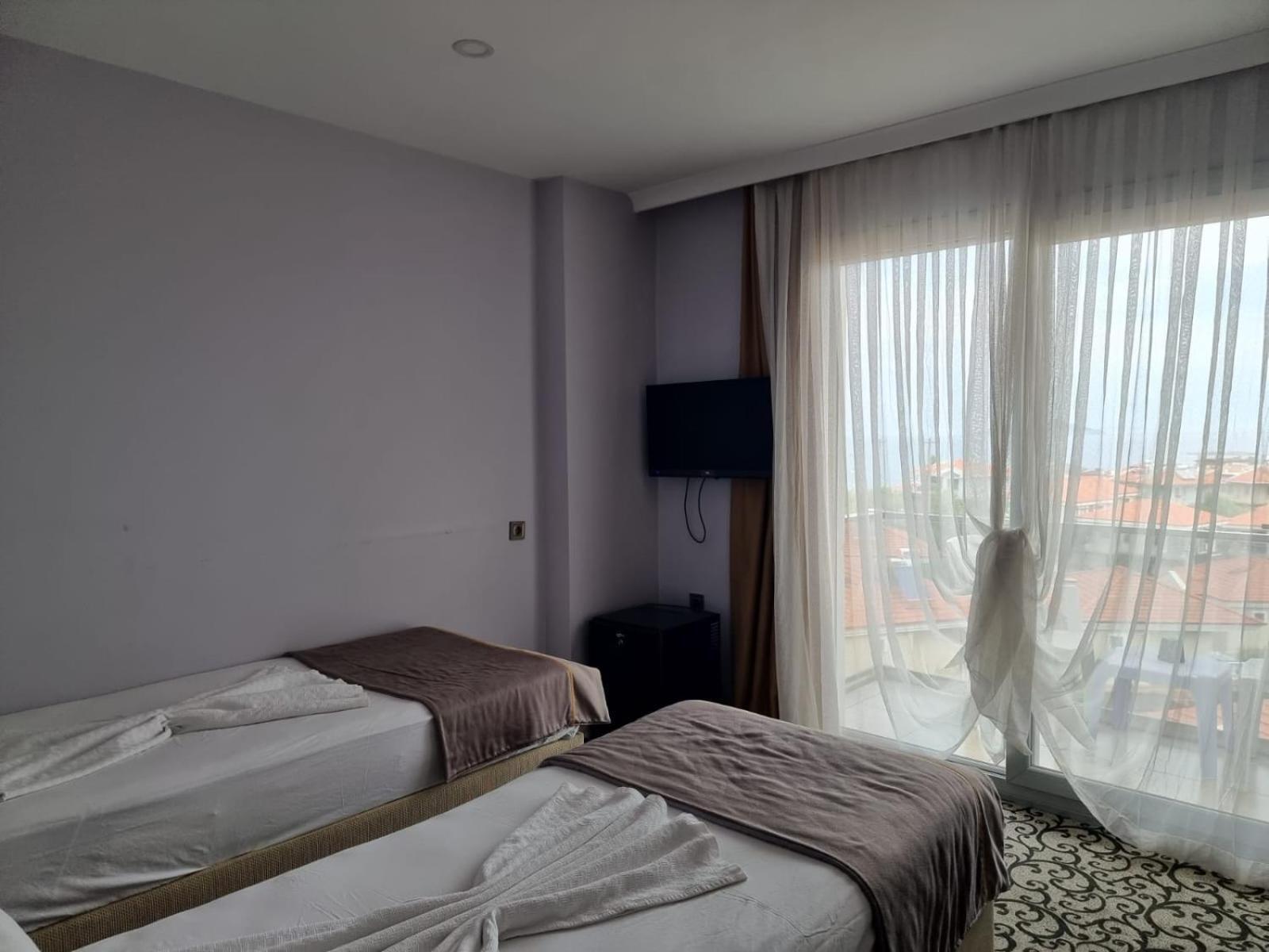 Elisa Hotel Айвалик Екстер'єр фото